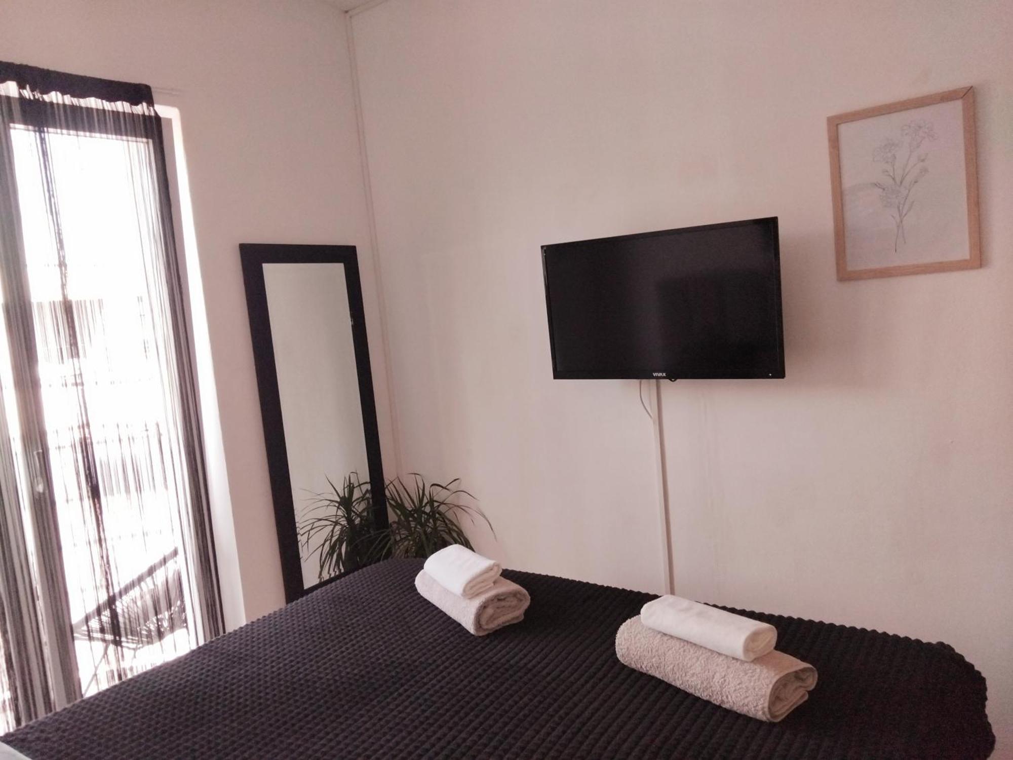 Appartamento Studio Apartman Marly Pola Esterno foto